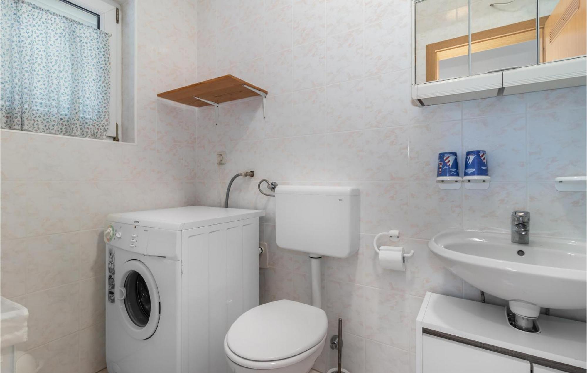 Lovely Apartment In Novi Vinodolski With Wifi Zewnętrze zdjęcie