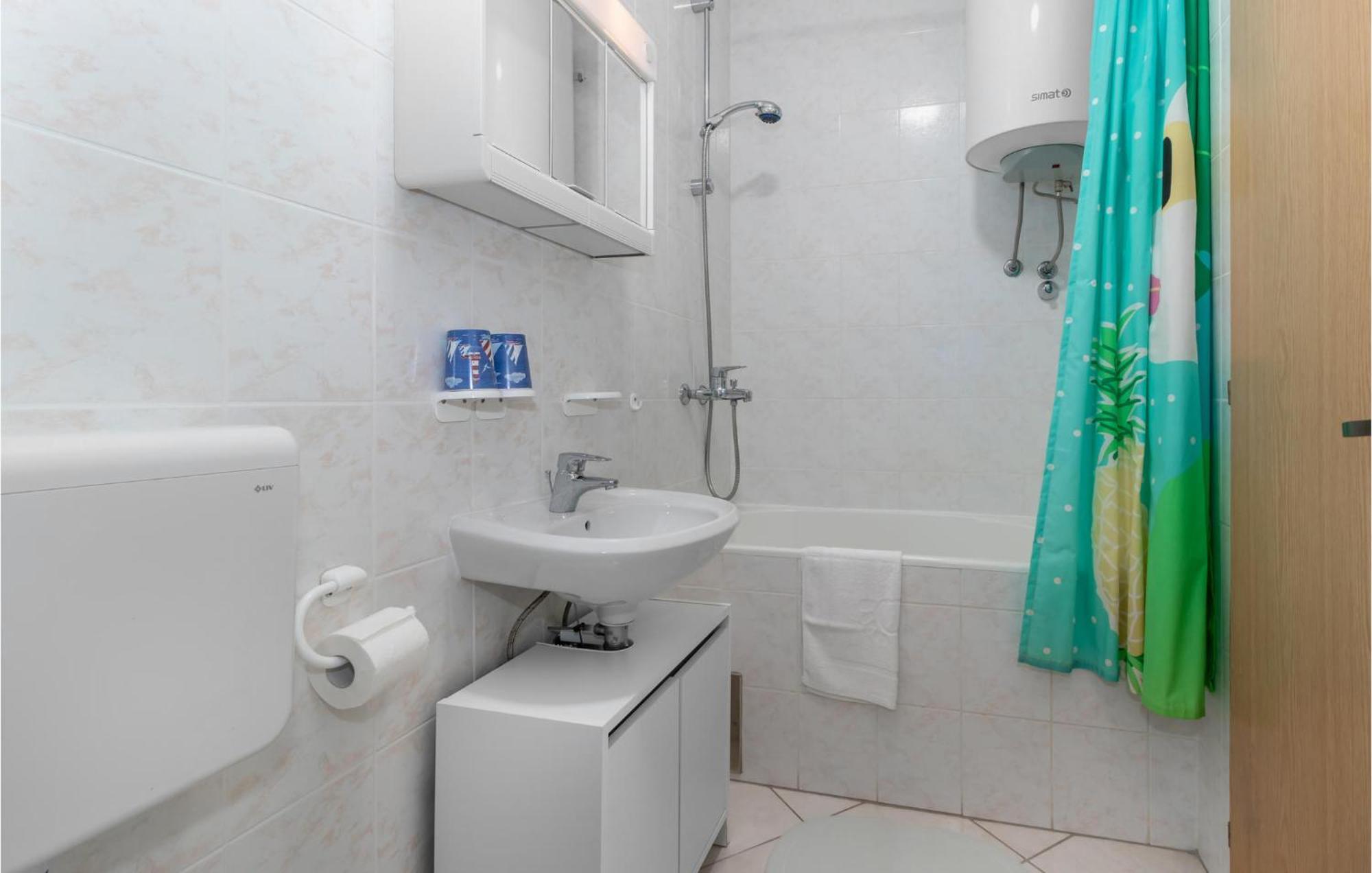 Lovely Apartment In Novi Vinodolski With Wifi Zewnętrze zdjęcie