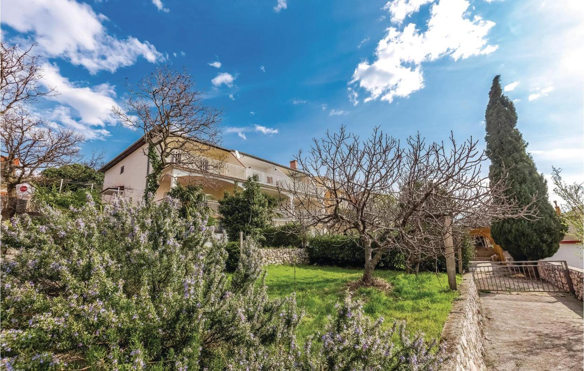 Lovely Apartment In Novi Vinodolski With Wifi Zewnętrze zdjęcie